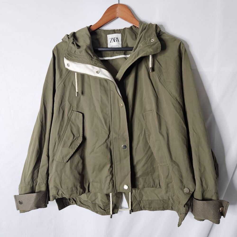 Zara Oversized Army Green Water Repellent Parka Size‎ M